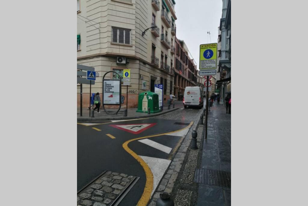 Piso En El Centro De Granada Con Garaje Incluido Gratis Apartment Exterior foto