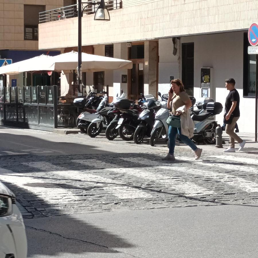 Piso En El Centro De Granada Con Garaje Incluido Gratis Apartment Exterior foto